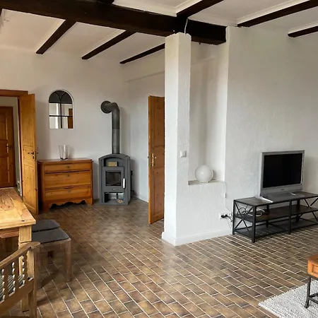 Stilvolle 3 Zimmer-wohnung Auf Saniertem Resthof