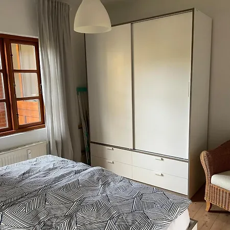 아파트 Stilvolle 3 Zimmer-wohnung Auf Saniertem Resthof Reher